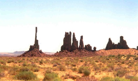 Monument Valley - Totem Pole (ganz links)